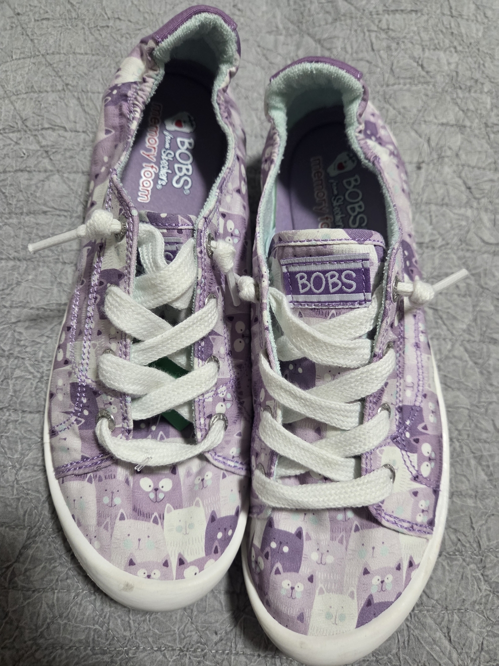 Skechers BOBS Lavender Cat Print Sneakers size 9 memory foam.